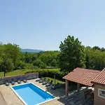 St Nikola Holiday home *